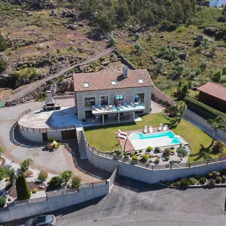 A Ballenera De Caneliñas Cee