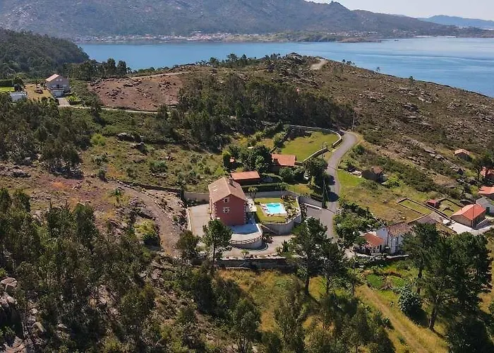 A Ballenera De Caneliñas 4*