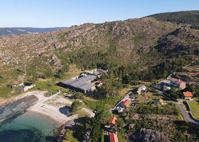 Πανσιόν A Ballenera De Canelinas Cee