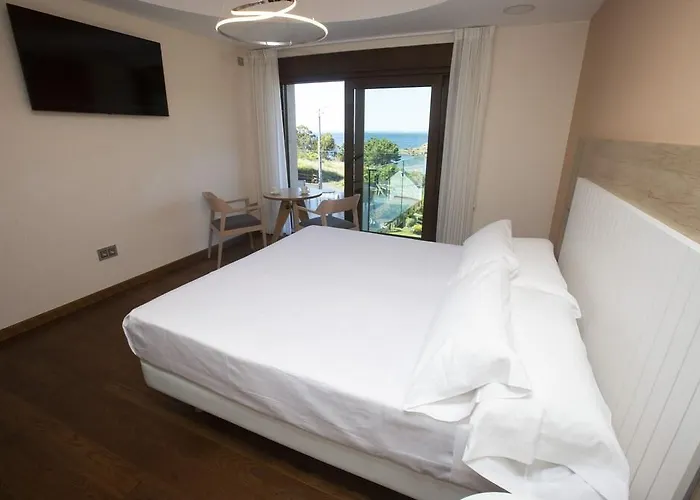 A Ballenera De Canelinas צה