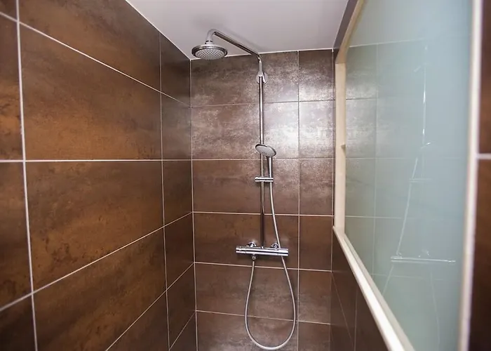 Πανσιόν A Ballenera De Canelinas Cee