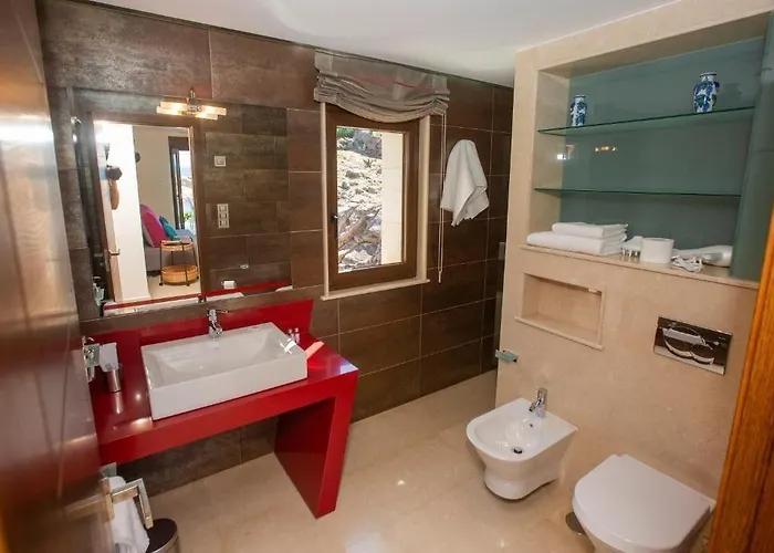 A Ballenera De Caneliñas 4*